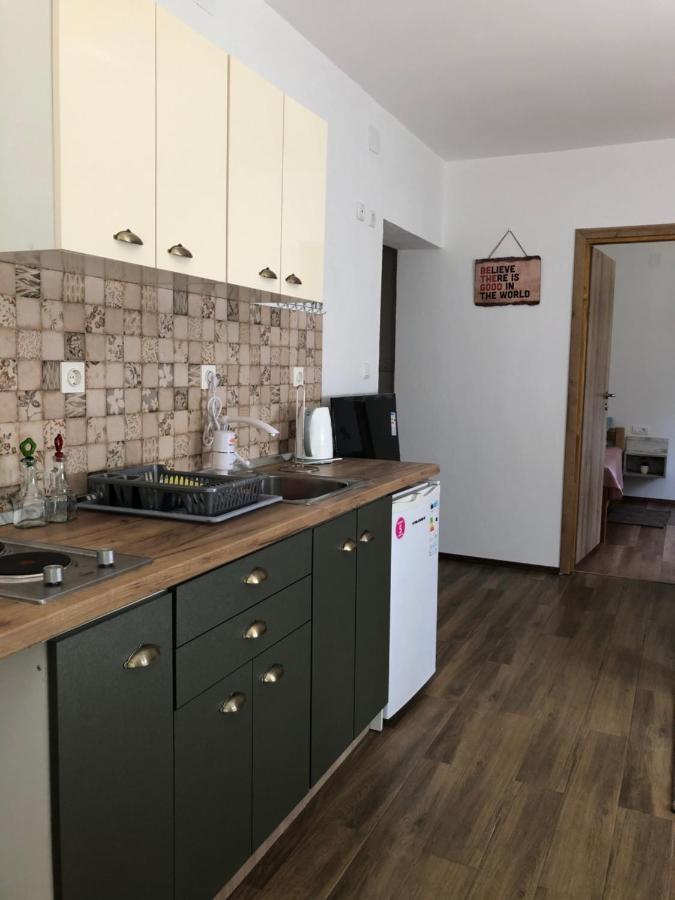 Guesthouse D&D Licko Petrovo Selo Екстер'єр фото