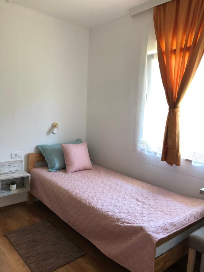 Guesthouse D&D Licko Petrovo Selo Екстер'єр фото