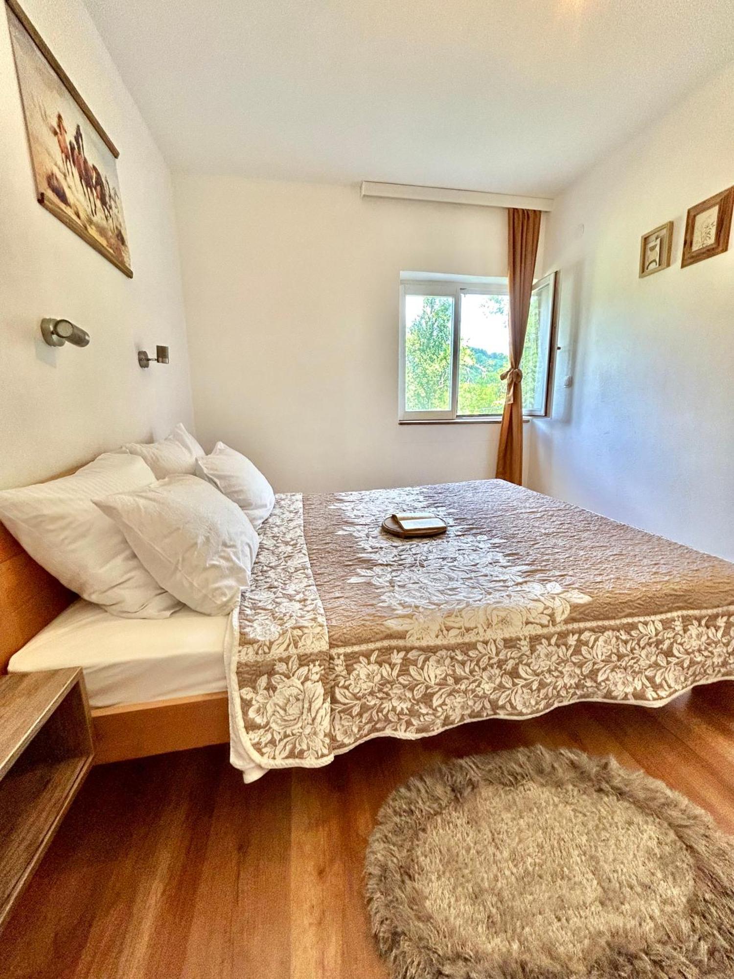 Guesthouse D&D Licko Petrovo Selo Екстер'єр фото